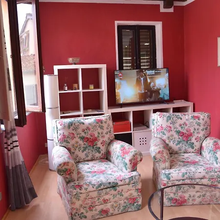 Apartment Domus Lucca
